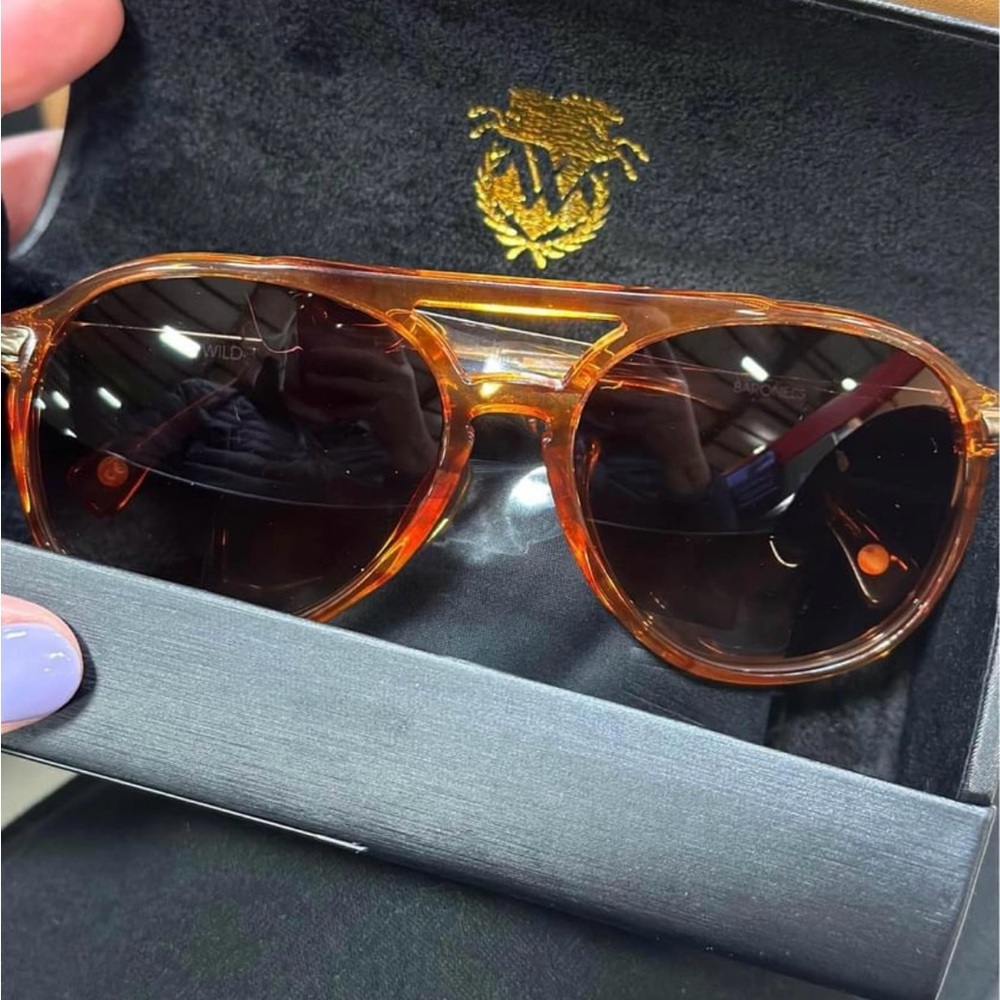Wildfox Baroness NEW in box sunglasses aviator style.